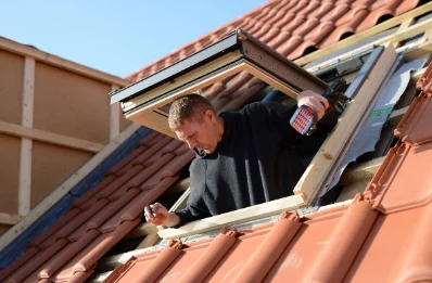 Pose de fenêtres de toit Velux à Chemazé